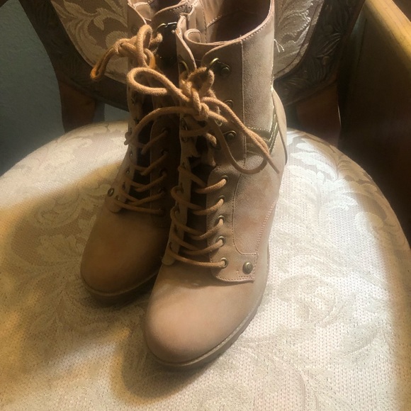 Boots - Picture 2 of 2